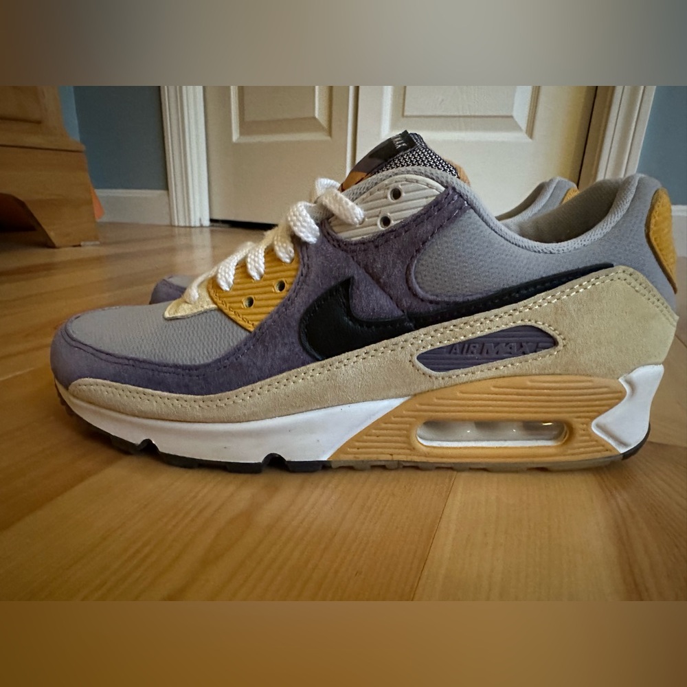 Nike AirMax 90 Women’s size 7.5